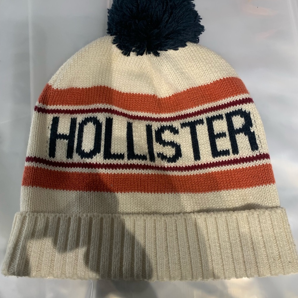 4/$20 Hollister toque A2
